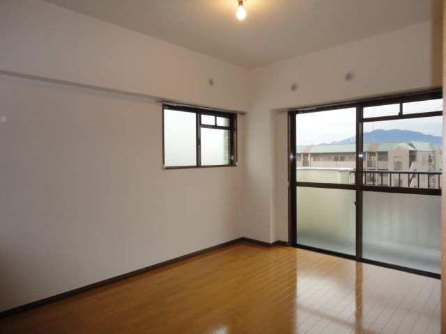 Other room space. room