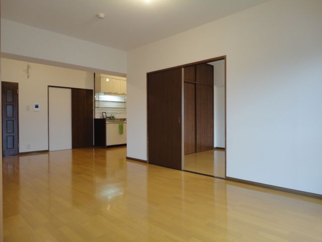 Other room space. room