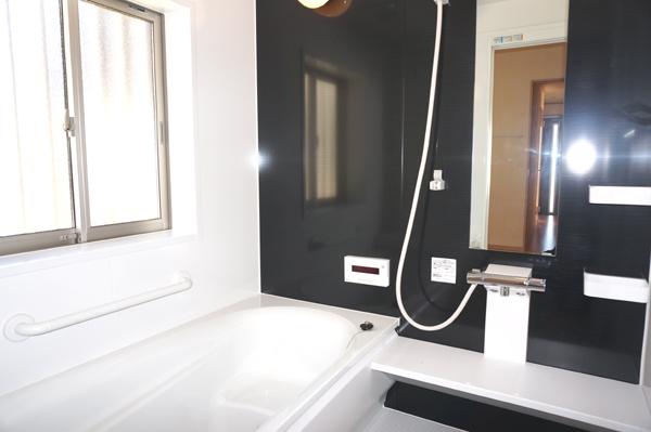 Same specifications photo (bathroom)