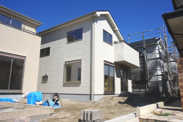 Local appearance photo. Local (10 May 2013) Shooting