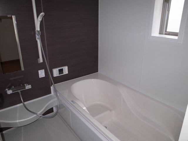 Same specifications photo (bathroom). It is different from the real thing.