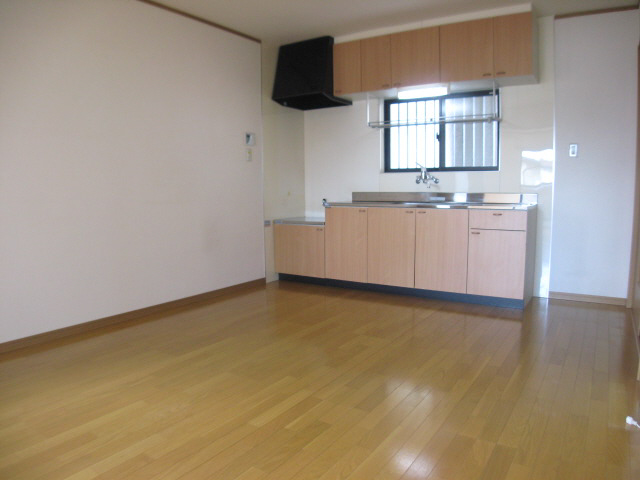 Living and room. Spacious living