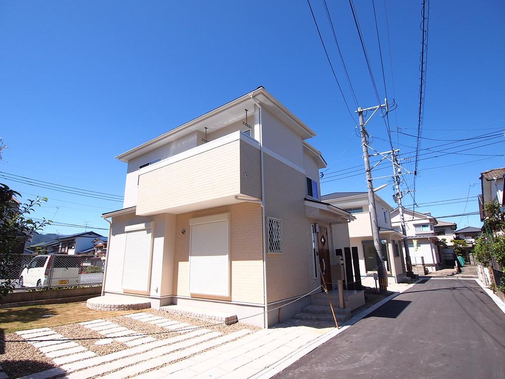 Local appearance photo. ◆ Local Photos ◆ The outer wall fire protection ・ Dairaito specification with excellent durability, Siding stain-resistant fluorine processing!