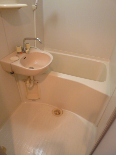 Bath. Put in a relaxed manner