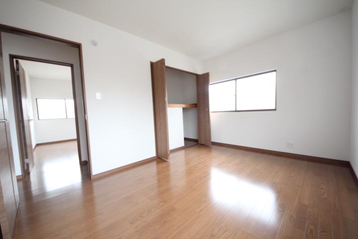 Non-living room. Local (12 May 2013) Shooting