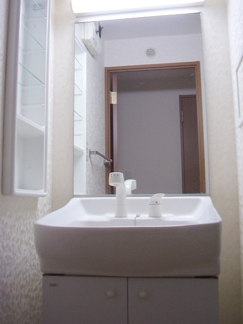 Washroom. With Shandore ☆