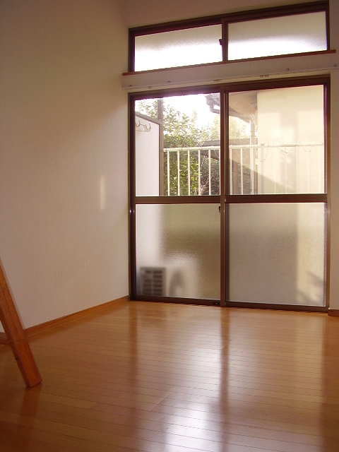 Living and room. Sunny ☆