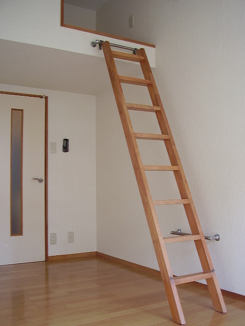 Living and room. With a convenient loft ☆