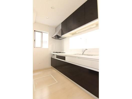 Same specifications photo (kitchen)