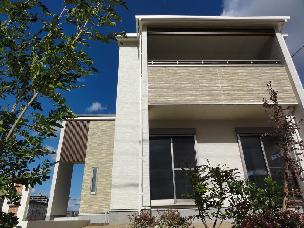 Appearance of simple natural style. Ensure the gardening space of the room. There is a feeling of opening per yang good.