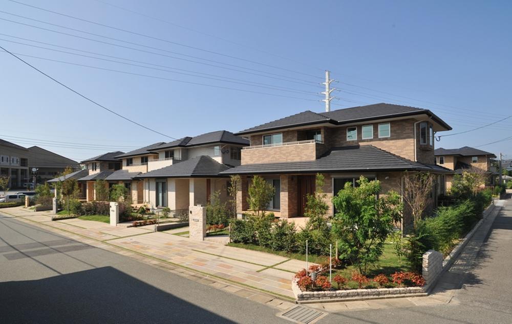 Sale already cityscape photo.  [Nearby construction cases: Mainosato Village] Even after the completion five years, You can see the beautiful skyline that does not change as time! I'd love to, Please realize the maintenance-free charm! (Same specifications)