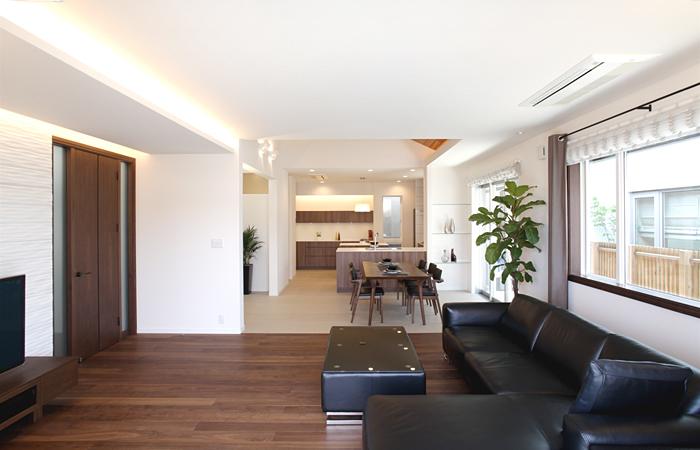 Model house photo.  [Marina Street model home] living, dining, Space development with a continuous feeling of opening of the inner court