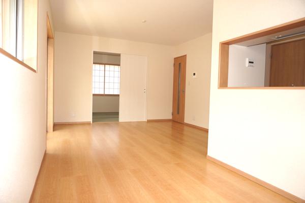 Same specifications photos (living). (1 Building) same specification