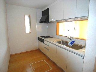 Kitchen.  [Same specifications] The system Kitchen, Gas stove is a three-necked.