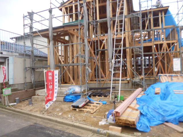 Local photos, including front road. Local (September 2013) Shooting