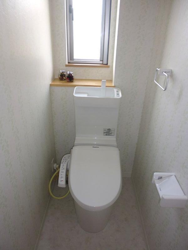 Toilet. Indoor (12 May 2013) Shooting