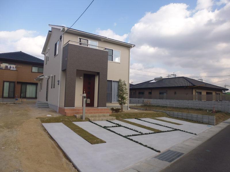 Local photos, including front road. Local (12 May 2013) Shooting