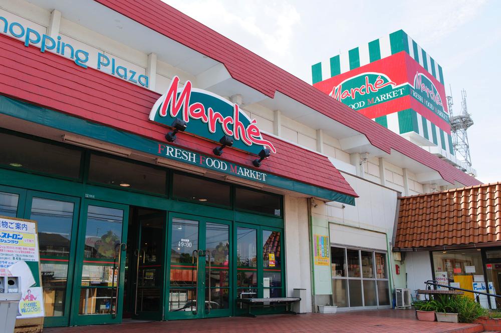 Supermarket. 210m to Super Value Marche