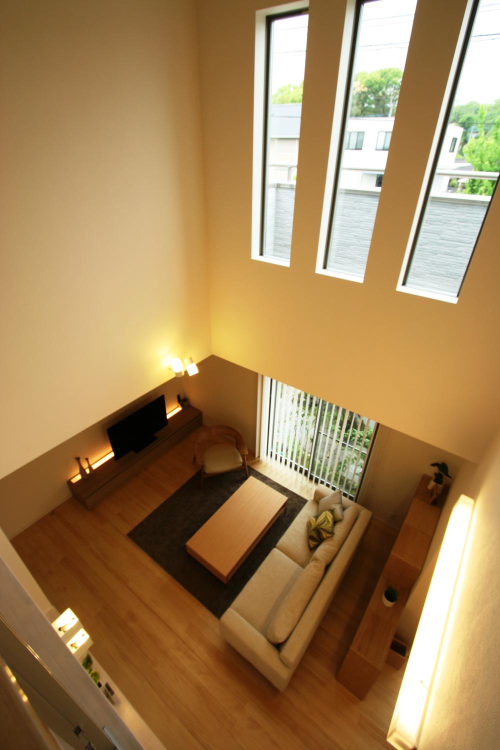 exhibition hall / Showroom. Also from the atrium of the window, Plug-friendly light