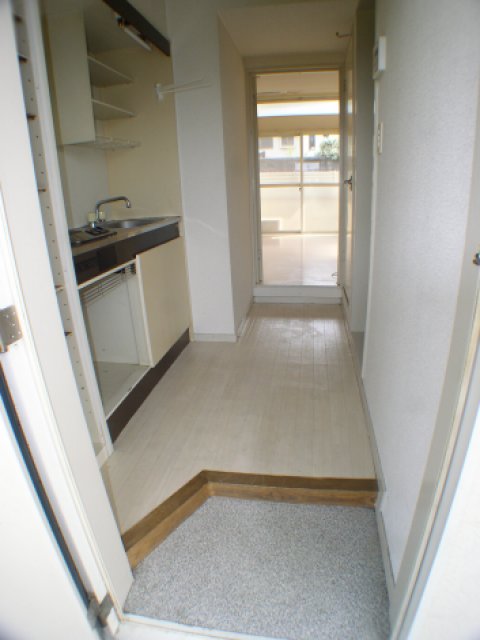 Entrance. 101 is a photograph of the room in Room.