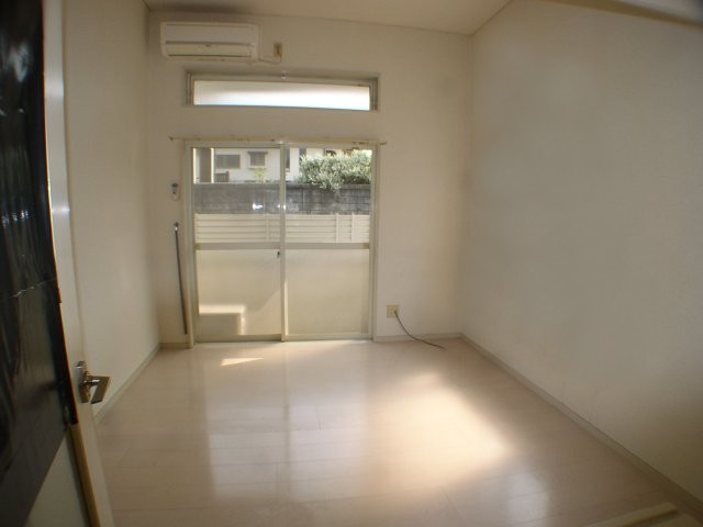 Living and room. 101 is a photograph of the room in Room.