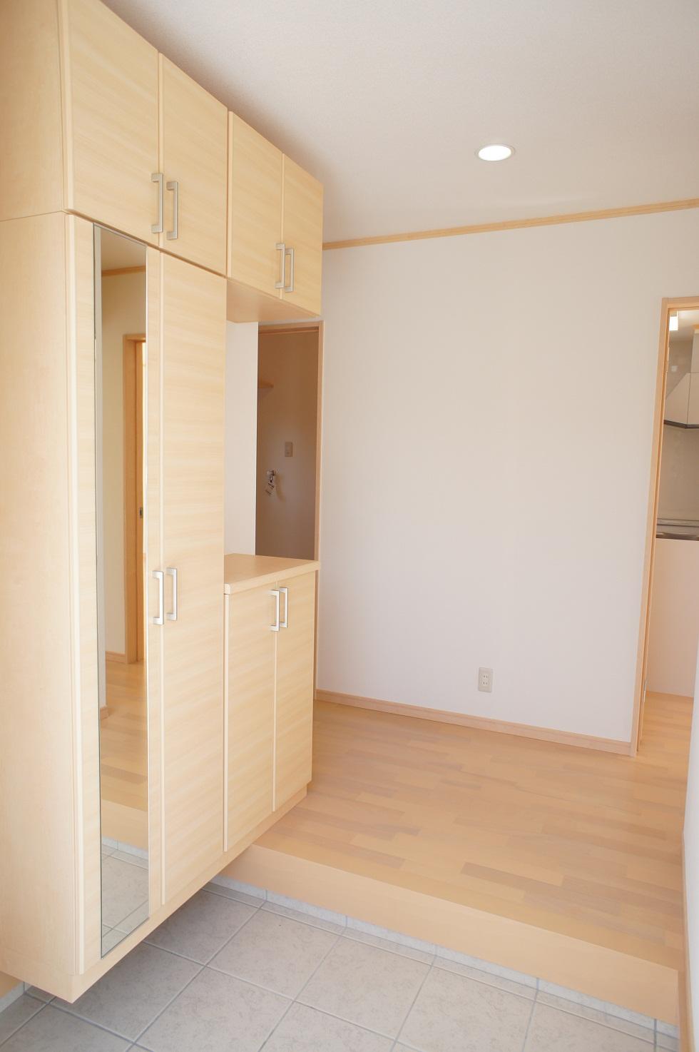 Entrance. Cupboard installation that can be plenty storage