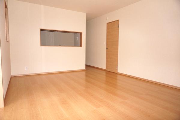 Same specifications photos (living)