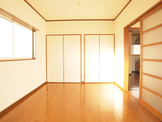 Receipt. It is housed in the wall-to-wall.