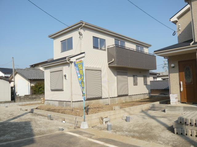 Local appearance photo. Local (12 May 2013) Shooting