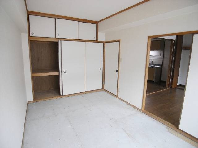 Other room space. Soothing Japanese-style room