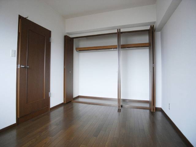Other room space. There is also a Western-style