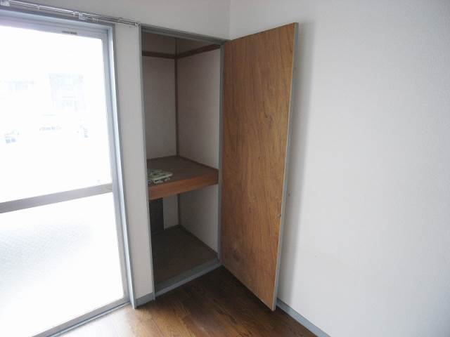 Receipt. Enough of the shoe function space to one person living