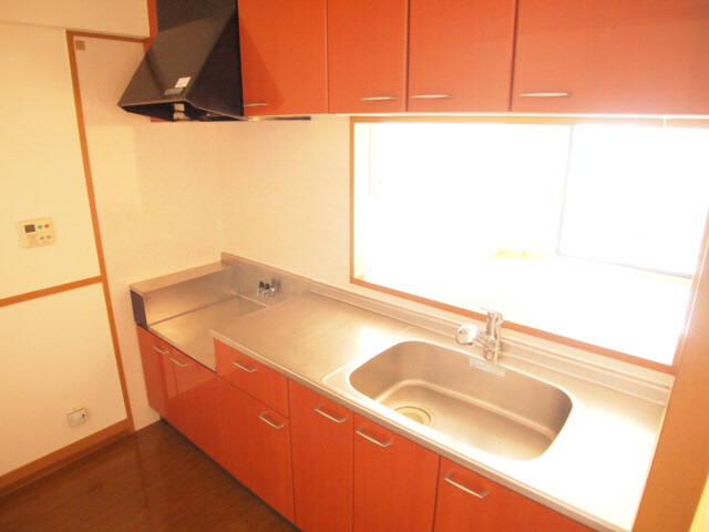 Kitchen. Cooking space also firm kitchen.