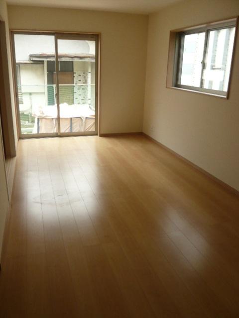 Living. Indoor (10 May 2013) Shooting