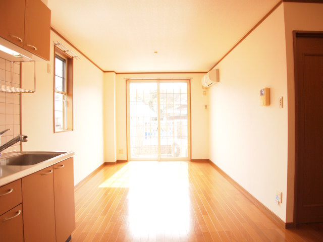 Other room space. Bright and sunny. Air-conditioned.