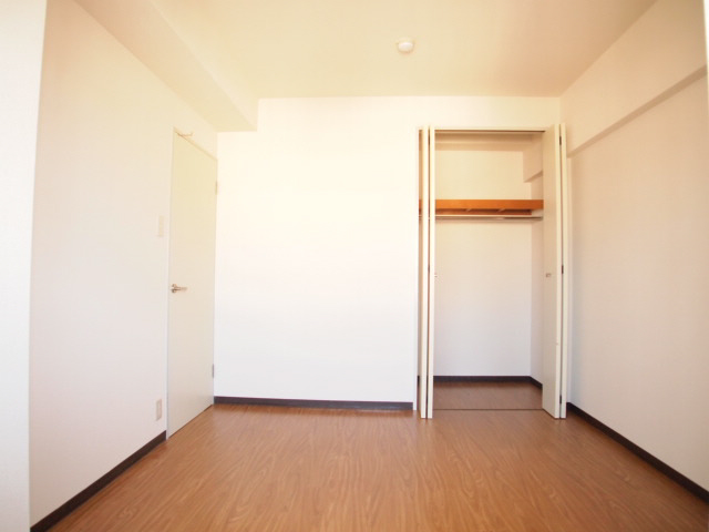 Receipt. Spread of Western-style is also firmly equipped closet!