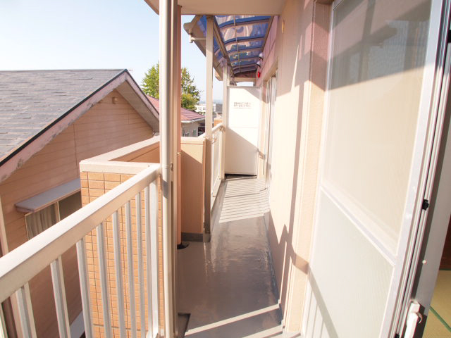 Balcony. Southwest-facing balcony is sunny!