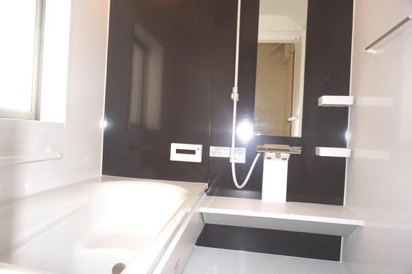 Same specifications photo (bathroom)