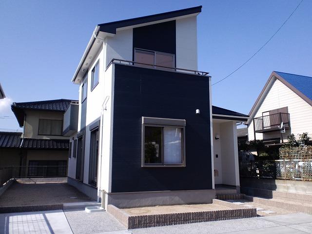 Same specifications photos (appearance). Car space 2 cars! (Same specifications photo)