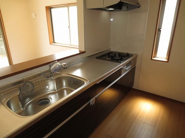 Same specifications photo (kitchen). 3-neck gas stove! ! (Same specifications photo)