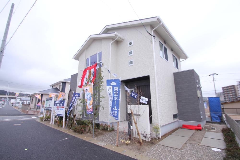 Building plan example (exterior photos). Sunny Garden Ito II street corner exhibition hall