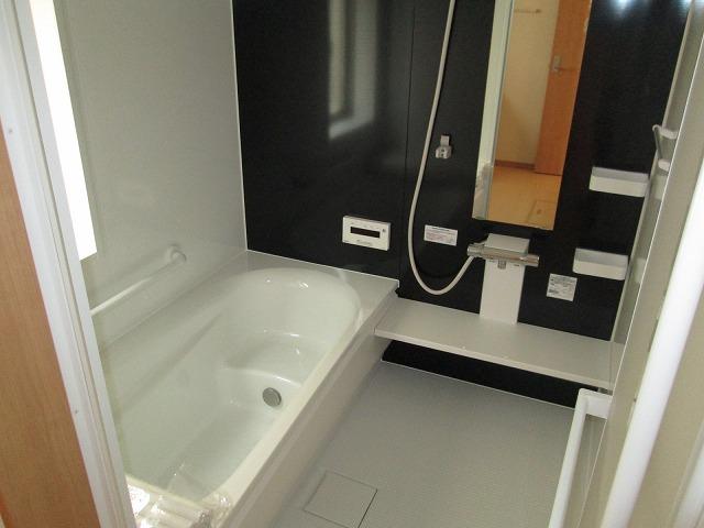 Same specifications photo (bathroom)