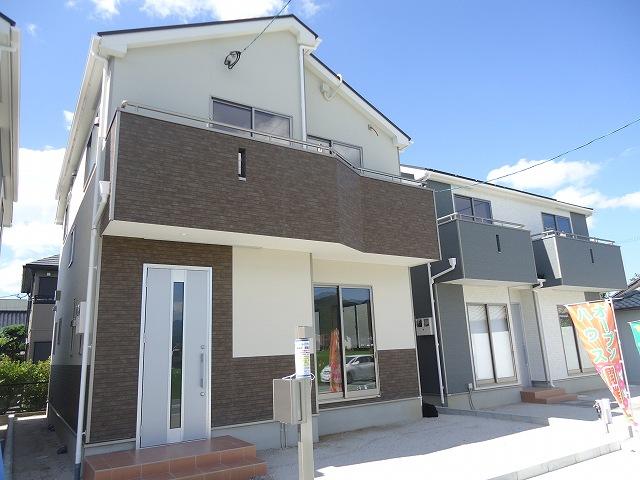 Same specifications photos (appearance). Car space 2 cars! (Same specifications photo)