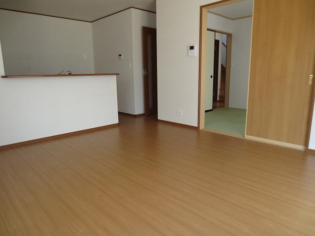 Same specifications photos (living). Living 16.5 Pledge! (Same specifications photo)