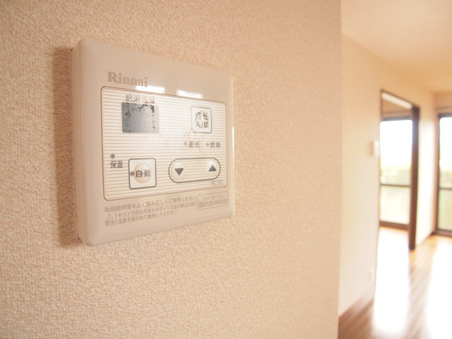 Other Equipment. Easy with hot water supply temperature adjustment. 