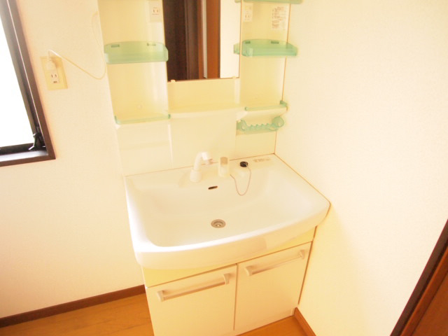 Washroom. Big success in the morning popular Shandore is busy. 