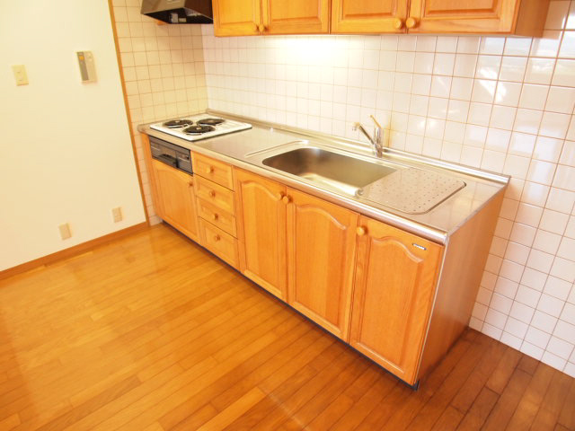 Kitchen. It has a firm kitchen.