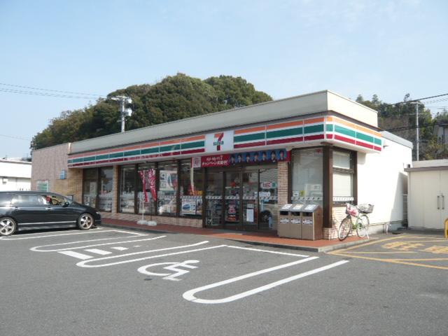 Convenience store. 424m to Seven-Eleven Maehara Oginoura shop