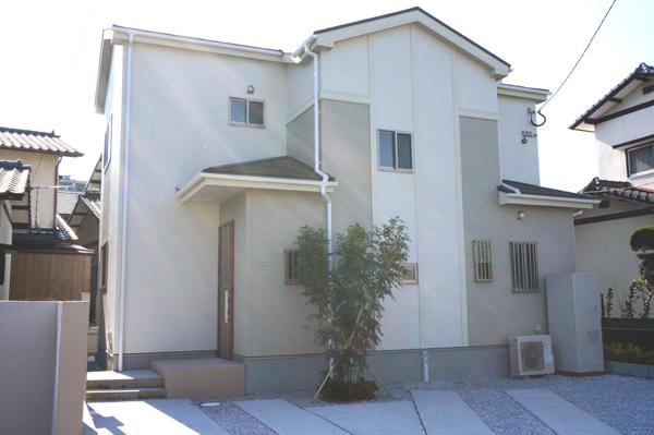 Local appearance photo. Local (12 May 2013) Shooting