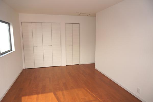 Non-living room. Indoor (12 May 2013) Shooting